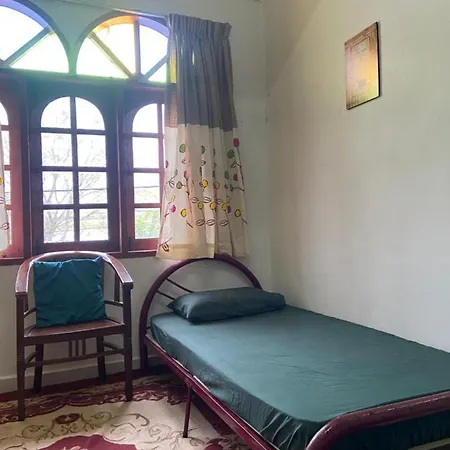 Aryaty Stay Pantai Batu Buruk Kuala Terengganu Exterior photo