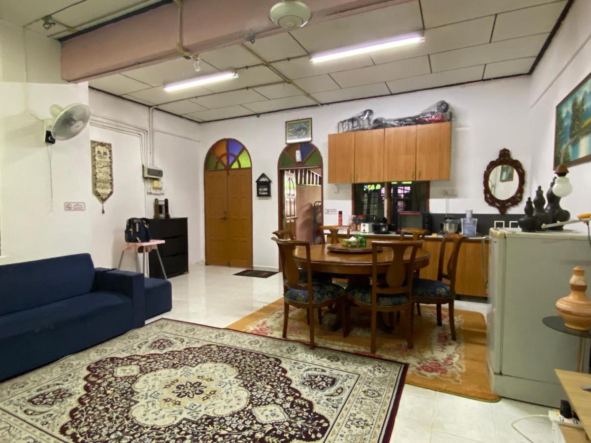 Apartment Aryaty Pantai Batu Buruk Kuala Terengganu